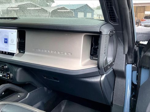Certified 2025 Ford Bronco Outer Banks w/ Sasquatch Package AWD/4WD image 19