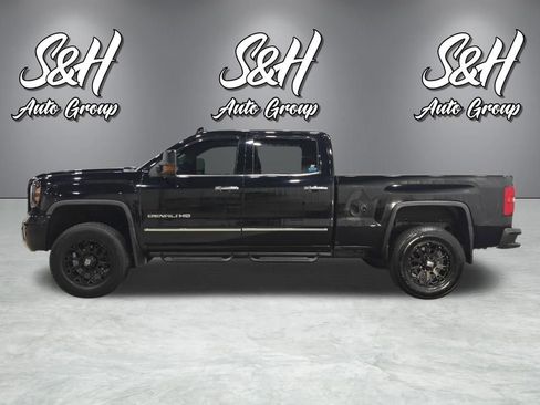 Used 2017 GMC Sierra 2500 Denali w/ Suspension Package, Off-Road AWD/4WD image 17