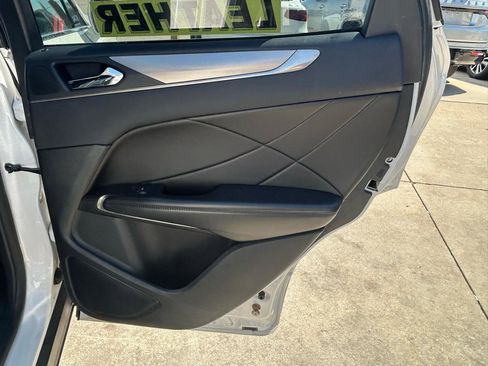 Used 2017 Lincoln MKC Select w/ Select Plus Package AWD/4WD image 15