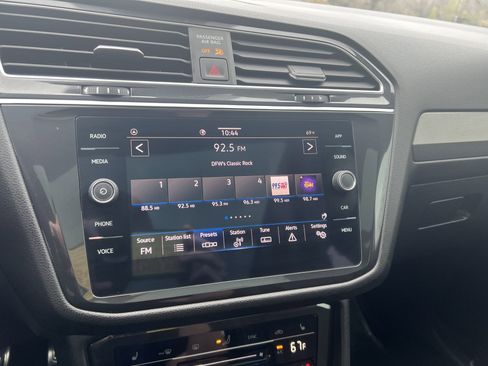 Certified 2023 Volkswagen Tiguan SE R-Line image 22