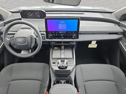 New 2026 Toyota C-HR AWD/4WD image 9