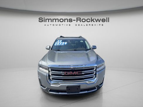 Used 2023 GMC Acadia SLT image 4