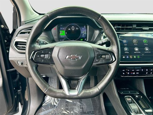 Used 2022 Chevrolet Bolt EUV LT w/ Comfort Package FWD image 11