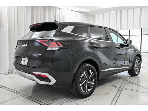 Used 2023 Kia Sportage LX image 7