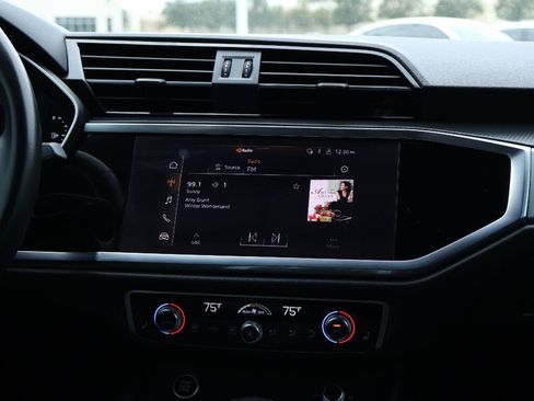 Used 2022 Audi Q3 2.0T Premium w/ Convenience Package image 16