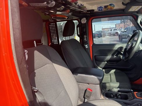 Used 2018 Jeep Wrangler Unlimited Sport S image 10