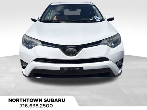 Used 2018 Toyota RAV4 XLE AWD/4WD image 5