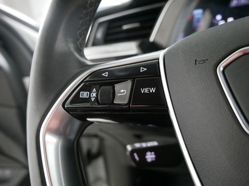 Used 2021 Audi e-tron Premium w/ Towing Package AWD/4WD image 27