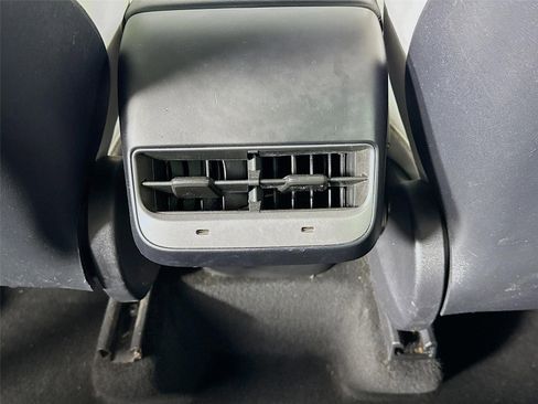 Used 2021 Tesla Model Y 2WD image 24
