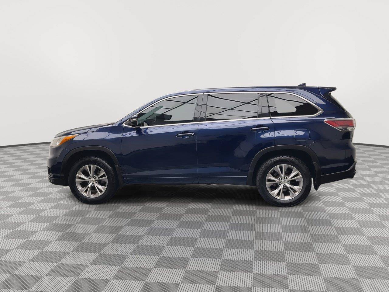 Used 2014 Toyota Highlander Plus AWD/4WD image 33