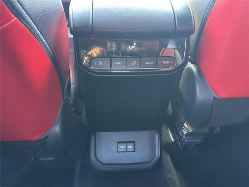 Used 2022 Toyota Highlander XSE AWD/4WD image 26