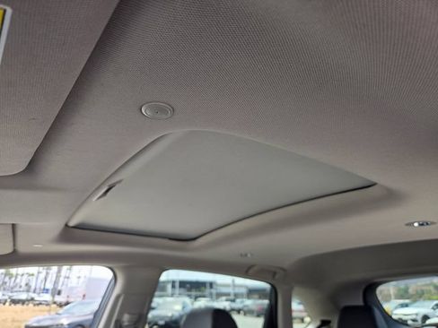 Used 2025 Honda HR-V EX-L image 9