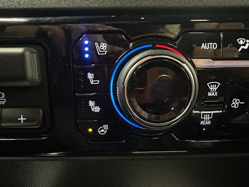 Certified 2024 Chevrolet Silverado 1500 High Country image 36