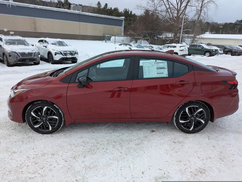 New 2025 Nissan Versa SR w/ Trunk Package image 4