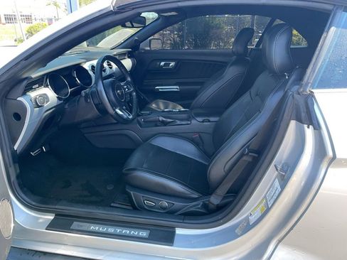 Used 2017 Ford Mustang Premium RWD image 9
