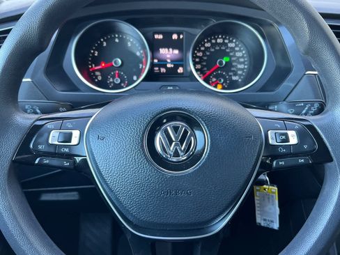Used 2018 Volkswagen Tiguan S image 24