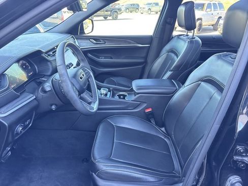 Used 2024 Jeep Grand Cherokee L Limited w/ Luxury Tech Group II image 13