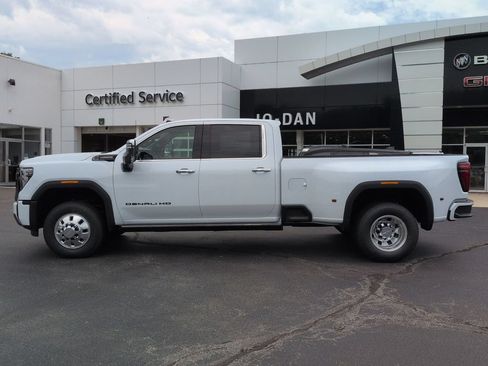 New 2026 GMC Sierra 3500 Denali Ultimate w/ LPO, Black Badging Package AWD/4WD image 8