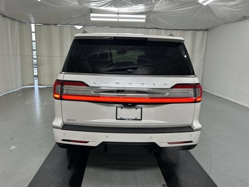 Used 2018 Lincoln Navigator Reserve AWD/4WD image 23