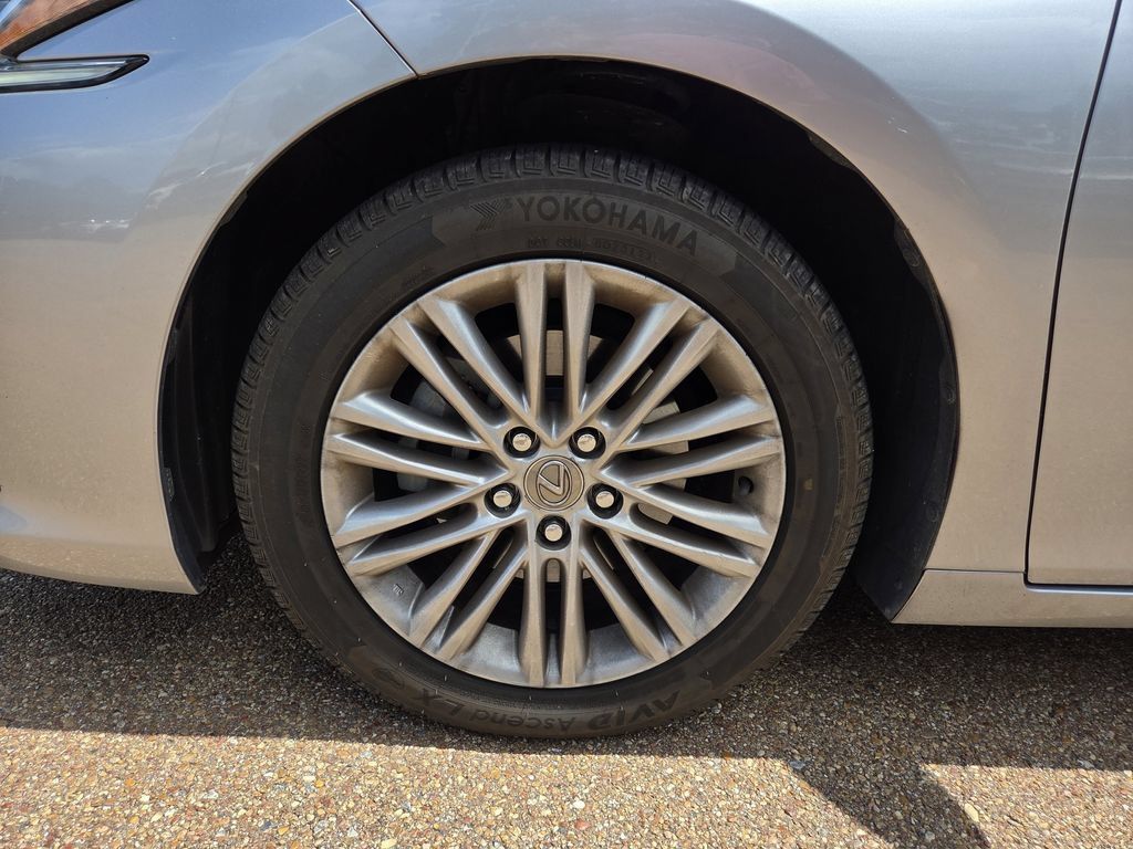Used 2022 Lexus ES 350 w/ Accessory Package 2 FWD image 31