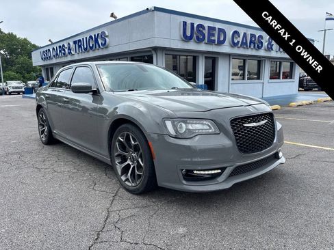 Used 2018 Chrysler 300 S w/ S Model Appearance Package RWD image 1