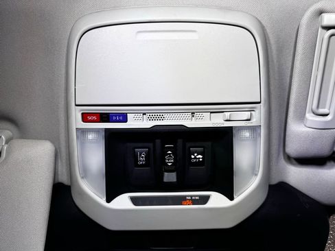 Used 2022 Subaru Forester Premium image 38