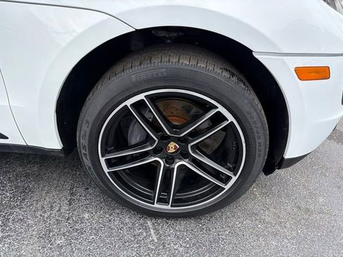 Used 2017 Porsche Macan image 4