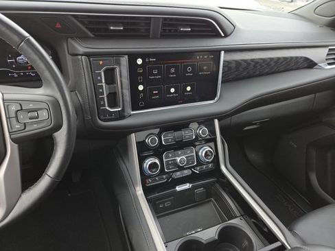 Used 2022 GMC Yukon XL Denali image 40