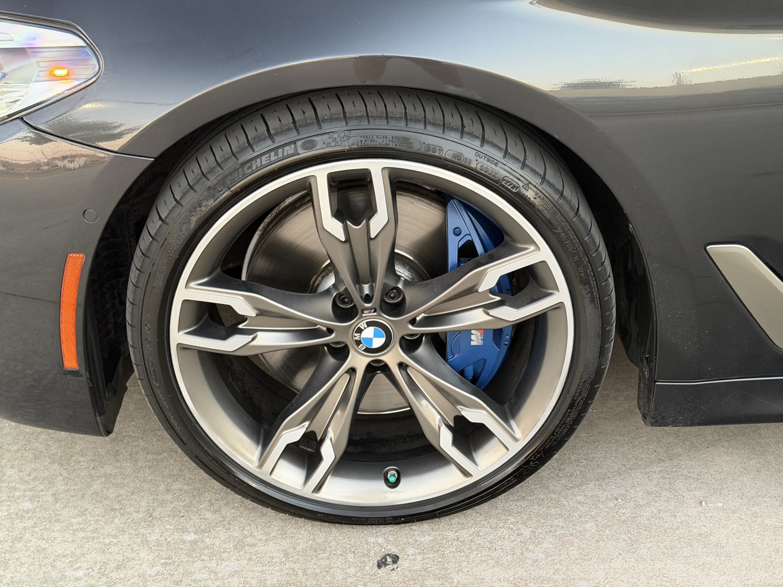 Used 2018 BMW M550i xDrive w/ Driving Assistance Package AWD/4WD image 13