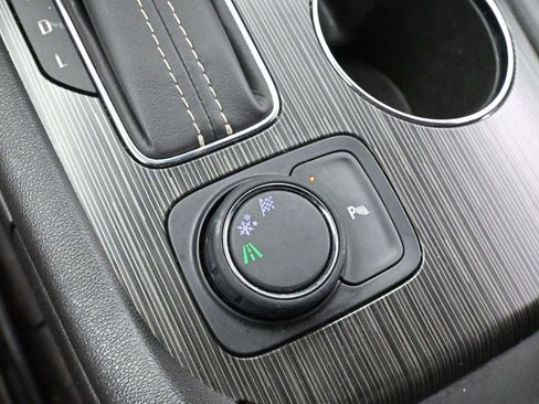 Used 2019 GMC Acadia SLT FWD image 21