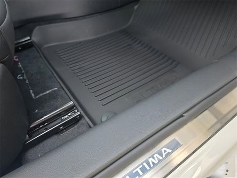 New 2025 Nissan Altima 2.5 SL image 10