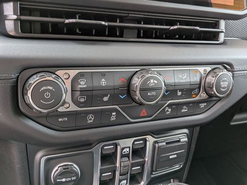 New 2026 Jeep Gladiator Rubicon AWD/4WD image 11