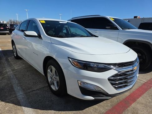 Used 2024 Chevrolet Malibu LS w/ Driver Confidence Package image 1