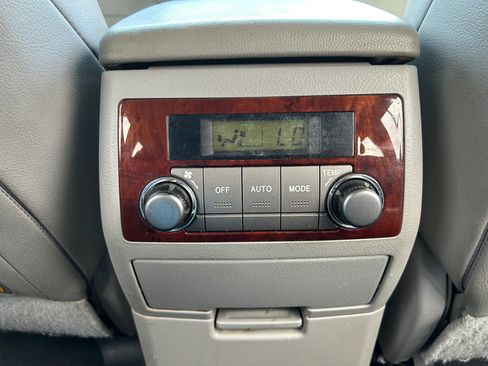 Used 2012 Toyota Highlander Limited w/ Tow Pkg AWD/4WD image 15