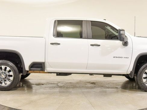 Used 2024 Chevrolet Silverado 2500 Custom w/ Custom Convenience Package image 12