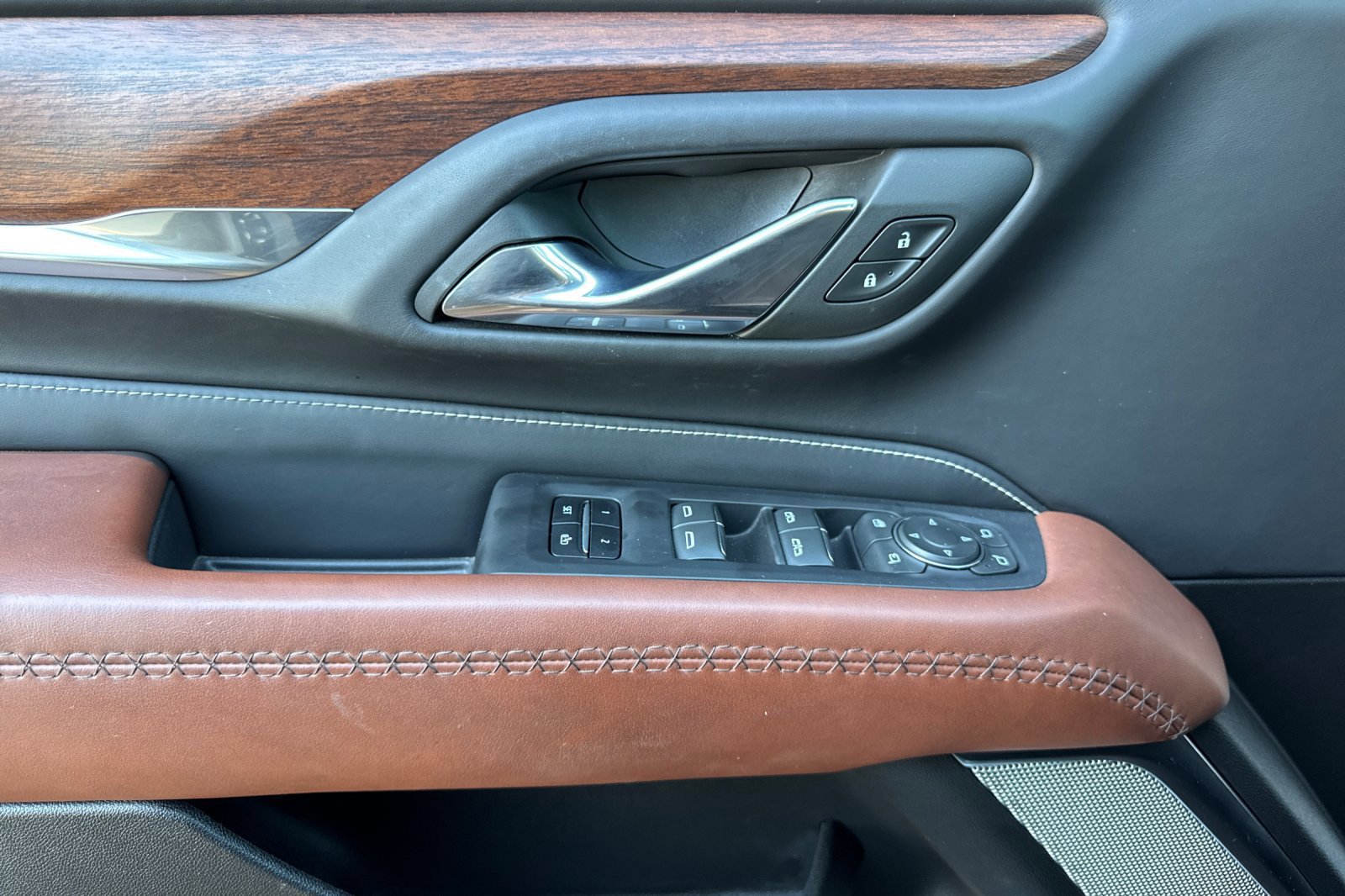 Certified 2023 GMC Yukon Denali Ultimate AWD/4WD image 11