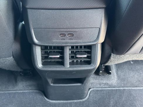 Used 2026 Chevrolet Equinox LT AWD/4WD image 17