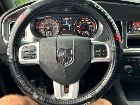 Used 2014 Dodge Charger SE image 22