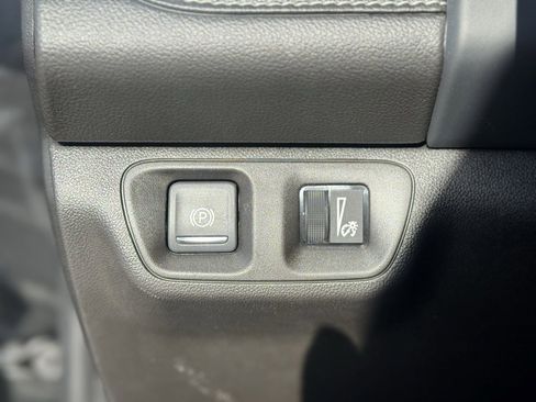 Used 2023 GMC Acadia SLT image 20