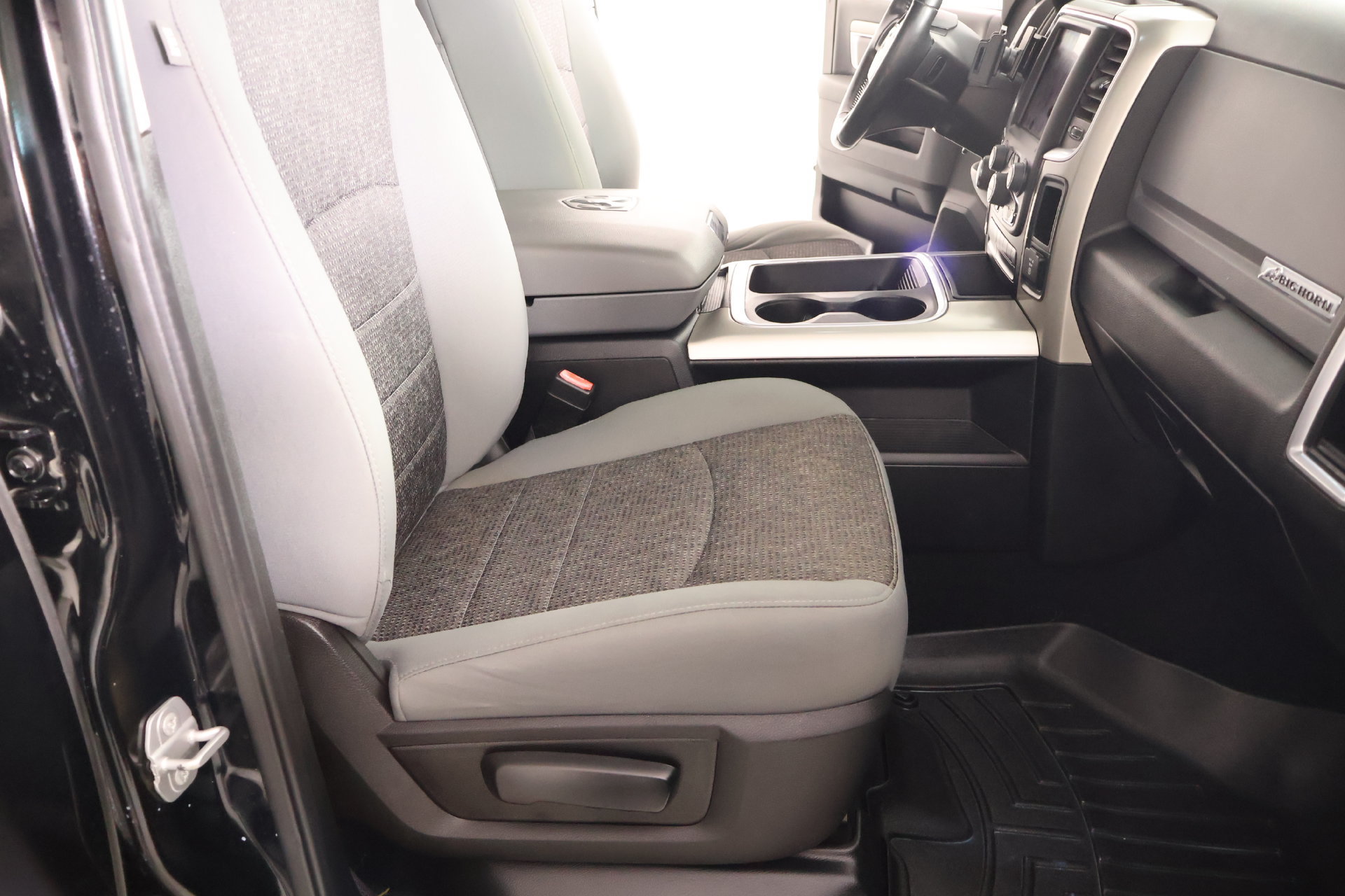 Used 2019 RAM 1500 Big Horn AWD/4WD image 12
