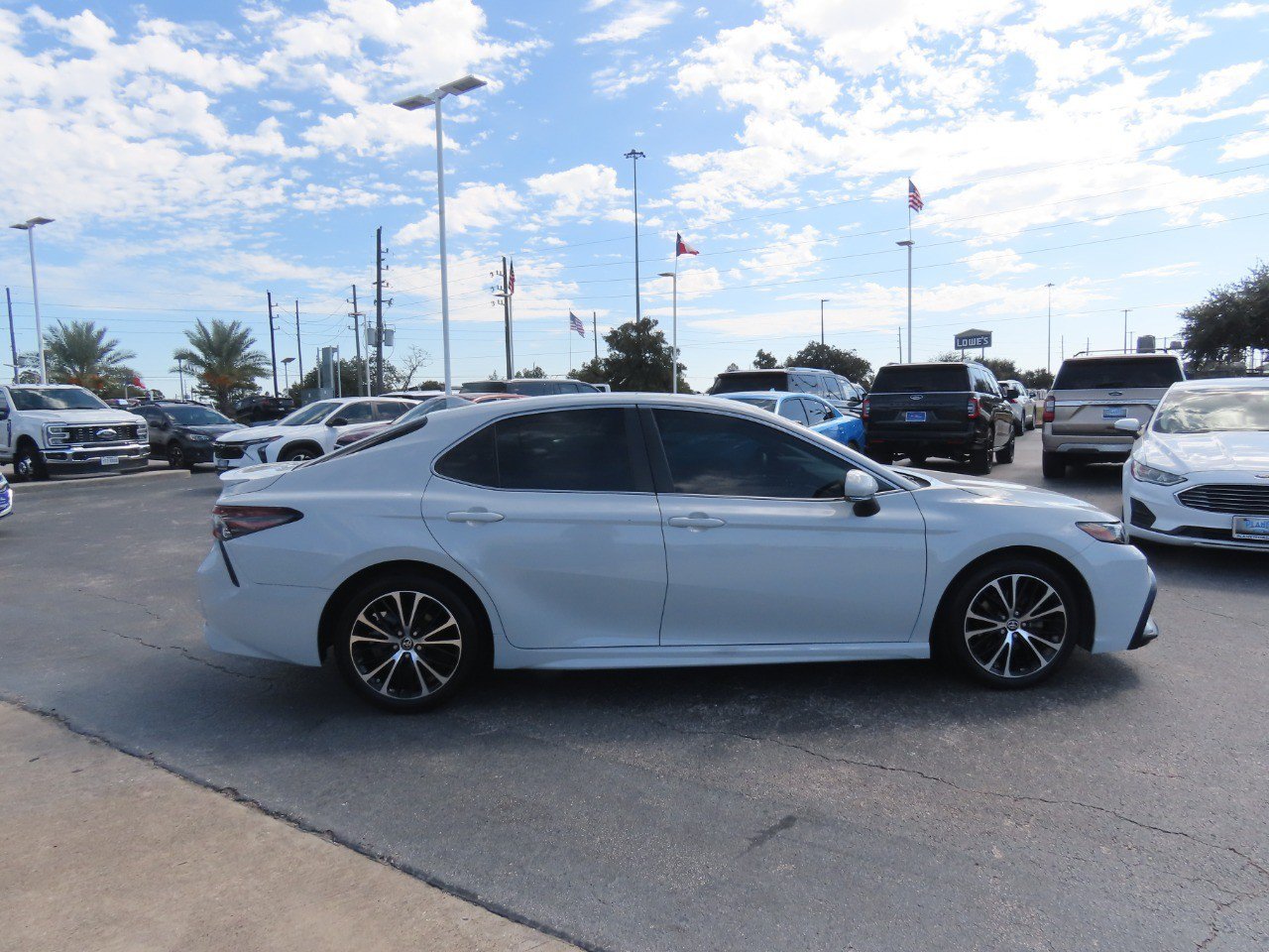 Used 2023 Toyota Camry SE FWD image 10