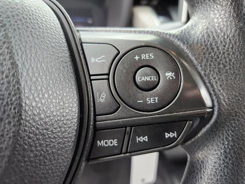 Used 2020 Toyota Corolla LE image 29