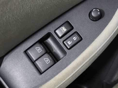 Used 2009 Nissan 370Z Touring RWD image 13