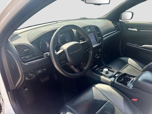 Used 2023 Chrysler 300 S w/ Comfort Group RWD image 9