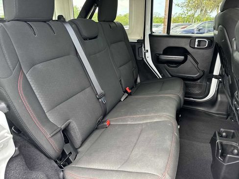 Used 2021 Jeep Wrangler Unlimited Rubicon AWD/4WD image 37