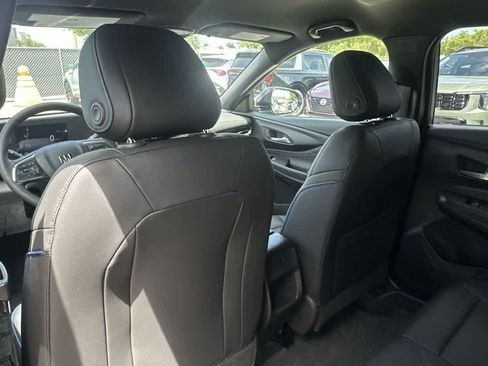 Used 2025 Buick Envista Sport Touring w/ Convenience I Package FWD image 16