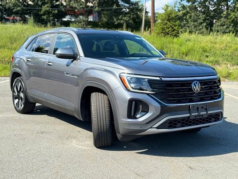 Used 2024 Volkswagen Atlas Cross Sport SE AWD/4WD image 8