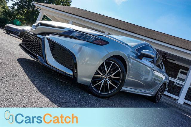 Used 2021 Toyota Camry SE FWD image 3