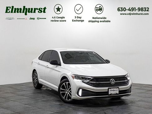 Used 2023 Volkswagen Jetta Sport image 1