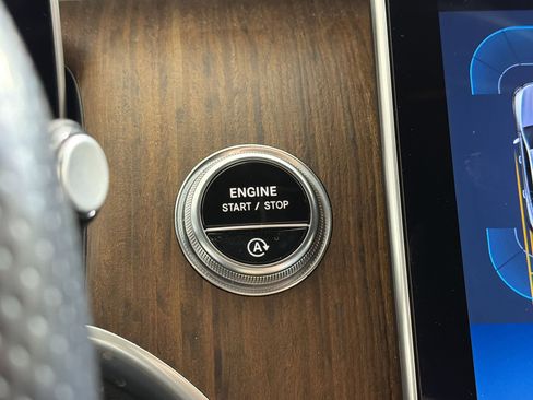 Used 2023 Mercedes-Benz GLC 300 4MATIC image 25